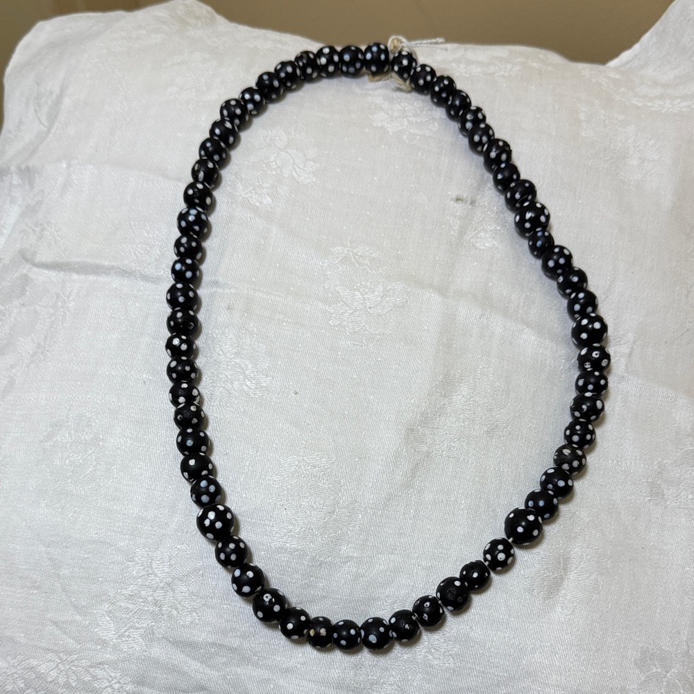Elegant Black Beaded Necklace